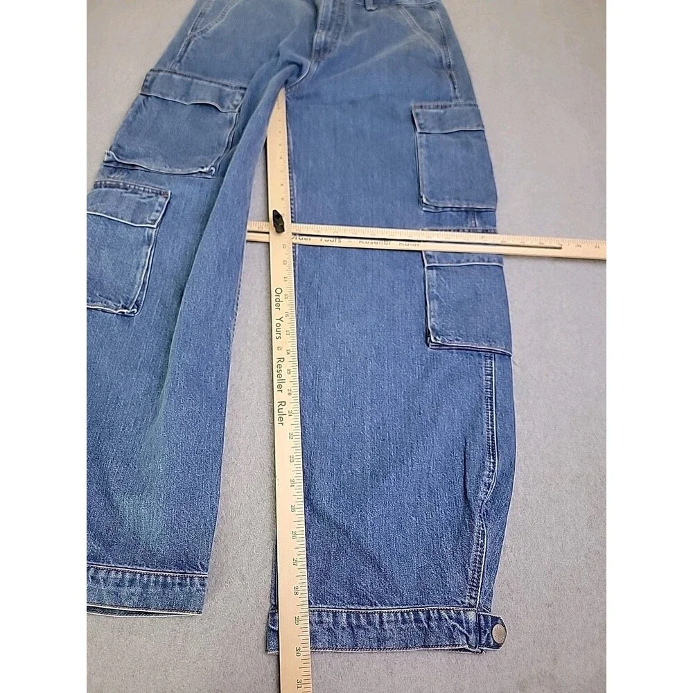 Aritzia please see